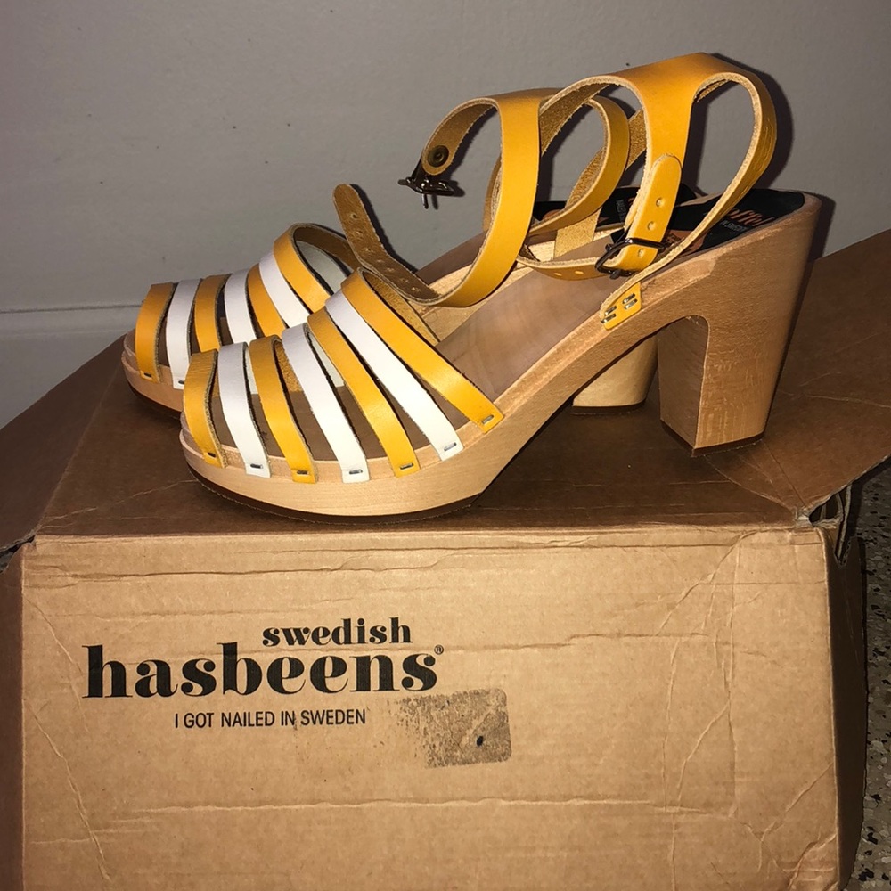 High heel clogs